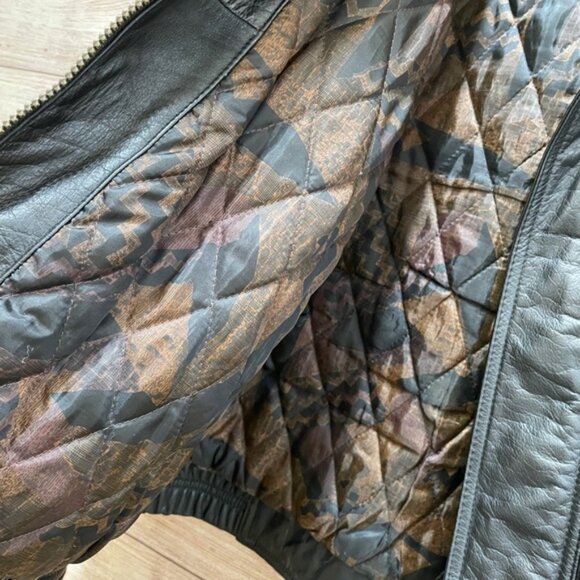 VINTAGE MEMBERS ONLY LEATHER JACKET IN BLACK - Picture 7 of 11